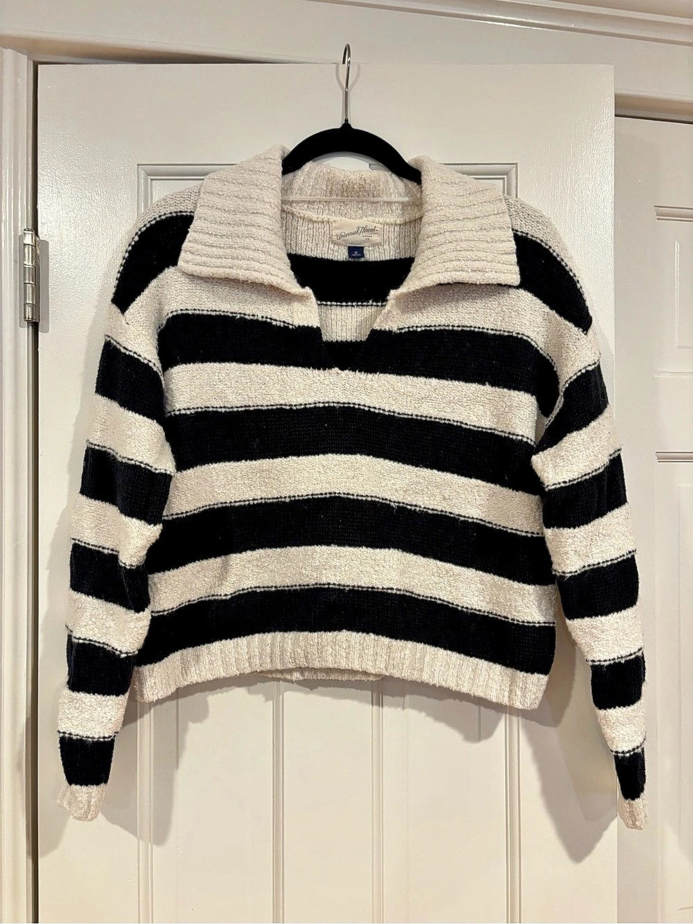 Universal Thread Women's Striped Collared Pullover Sweater Black & Cream Medium